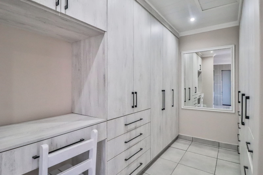3 Bedroom Property for Sale in Menkenkop Western Cape